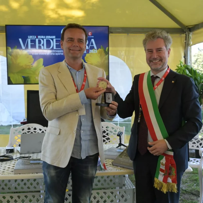 Henric Groenberg receiving City of Lucca Medal